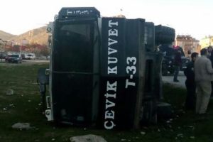 Van'da TOMA yan yattı