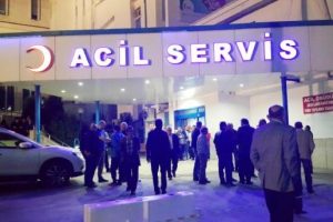 T&uuml;fekle kazayla babasını &ouml;ld&uuml;rd&uuml;, annesini yaraladı