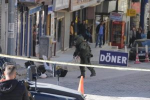 Hakkari'de ş&uuml;pheli paket korkuttu