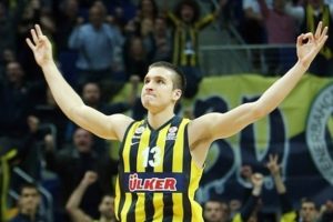 Fenerbah&ccedil;e, Madrid'de tur arıyor!