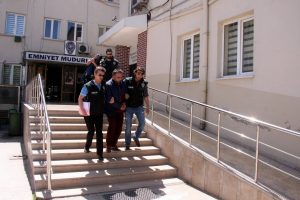 Uyuşturucu satıcıları Bursa'ya giremeden yakalandılar!