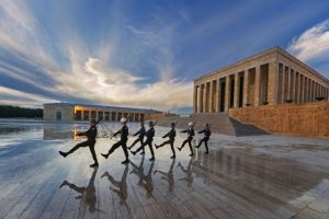 Anıtkabir 23 Nisan'da 21.00'e kadar a&ccedil;ık olacak