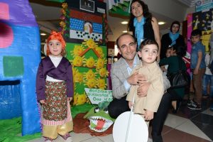 Bursa'da minikler g&ouml;z kamaştırdı