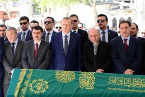 Cumhurbaşkanı Erdoğan cenaze t&ouml;renine katıldı