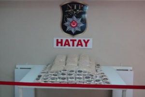 Hatay'da 427 bin adet captagon hap ele ge&ccedil;irildi
