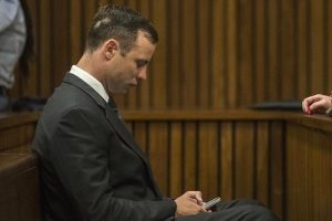 Pistorius'un duruşması ertelendi