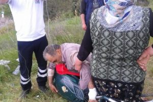 Ayağını &ccedil;apa makinesine kaptıran &ccedil;ift&ccedil;i kalp krizinden &ouml;ld&uuml;