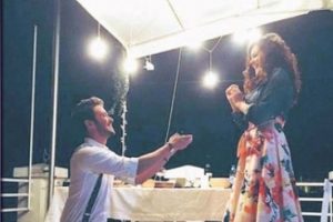 Perili K&ouml;şk'te romantik teklif...