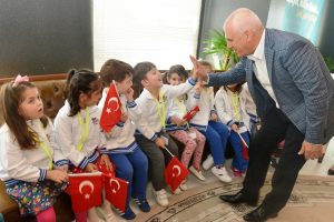Bozbey: &Ccedil;ocuklara y&ouml;nelik projeler mutluluk veriyor