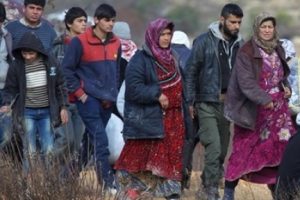 "100 bin kişi T&uuml;rkiye'ye doğru ka&ccedil;ıyor"