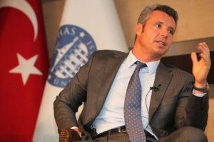 Sadettin Saran: "Fenerbah&ccedil;e prangalarından kurtulacak"