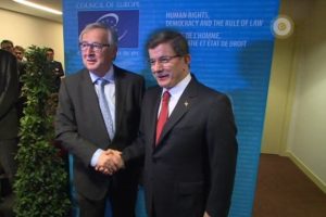 Davutoğlu Junker ile bir araya geldi