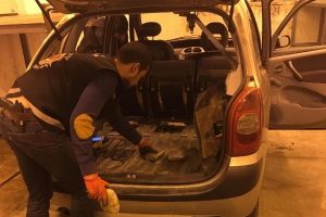 İpsala'dan giren otomobilde 9 kilo esrar, 2 tutuklama