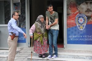 94 yaşındaki akrabasını dilendiren kadına soruşturma