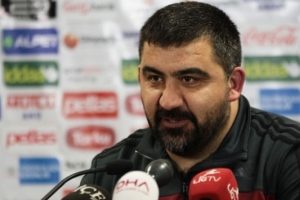 &Uuml;mit &Ouml;zat: Adamı asacak halimiz yok!