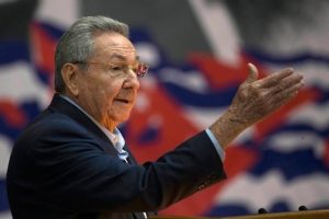 Raul Castro 5 yıl daha Kom&uuml;nist Parti lideri