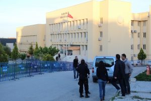 'Cinsel istismar' davası i&ccedil;in 600 polisle g&uuml;venlik &ouml;nlemi!