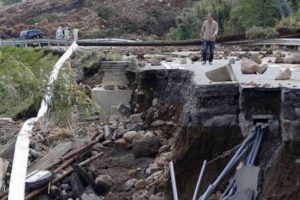 Deprem otomobil devlerini de vurdu
