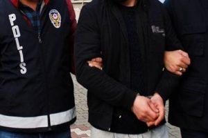 Muş'ta 28 g&ouml;zaltı: Başkan da aralarında