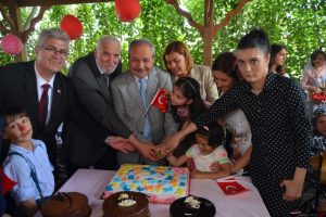 Bursa'da &ccedil;ocuk hastanesinde 23 Nisan s&uuml;rprizi
