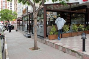 Kızgın damat kurşun yağdırdı