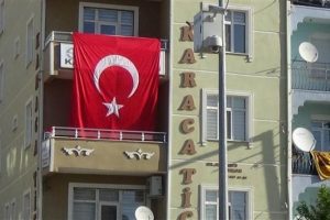Karaman'daki dava başladı, &ouml;ğretmen salona getirildi