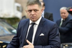 M&uuml;lteci karşıtı Slovak Başbakanı m&uuml;lteci doktor tedavi etti