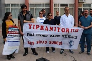 Sağlık&ccedil;ılar fiili hizmet s&uuml;resi zammı istiyor