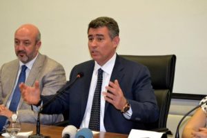 Feyzioğlu: Evlatlar, siyasilerin s&ouml;zl&uuml; istismarına maruz kaldı