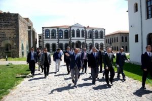 Emniyet Genel M&uuml;d&uuml;r&uuml; Lekesiz, Diyarbakır'da