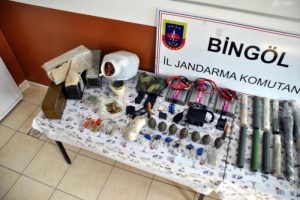 Bing&ouml;l'de PKK'nın cephaneliği ortaya &ccedil;ıkarıldı