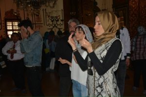Burcu G&uuml;neş'ten Mevlana T&uuml;rbesi'ne ziyaret