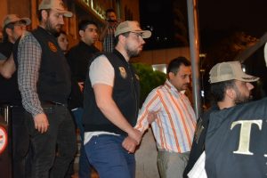 Bursa'daki ter&ouml;r &ouml;rg&uuml;t&uuml; operasyonunda 30 kişi sağlık kontrol&uuml;nden ge&ccedil;irildi
