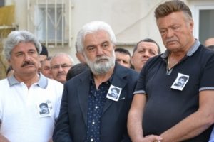 Son yolculuğunda yalnız bırakmadılar