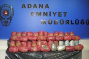 Turşu bidonlarında 53 kilo esrar