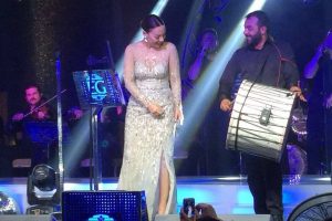 Ebru G&uuml;ndeş, Bursa'da sahne aldı