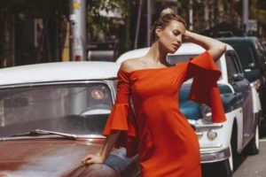 Chloe Loughnan'a Serdar Orta&ccedil; engeli...