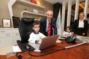 Bozbey makamını &ccedil;ocuklara devretti