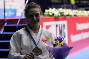 T&uuml;rkiye'ye bronz madalya getirdi