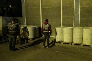 Diyarbakır'da 7 ton ka&ccedil;ak nargile t&uuml;t&uuml;n&uuml; ele ge&ccedil;irildi