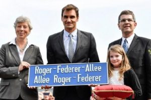 Roger Federer'in adı caddeye verildi