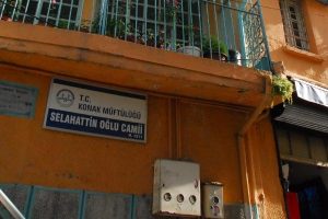 Cami'den sakal-ı şerifi &ccedil;aldılar