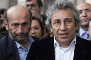 Can D&uuml;ndar ve Erdem G&uuml;l ile akademisyenlerin duruşmaları bug&uuml;n, g&ouml;zler yargıda!