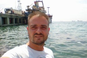 Aracını &ccedil;ok yanaştırdı diye canından oldu