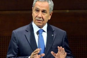 Arın&ccedil;'tan dokunulmazlık form&uuml;l&uuml; &ouml;nerisi