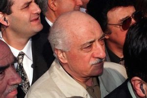 Fetullah G&uuml;len'e 'Cumhurbaşkanı'na hakaret ve tehdit' su&ccedil;undan dava