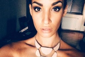 İtalyan model trenin altında kaldı