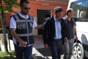 Adana'da i&ccedil;ki ve sigara ka&ccedil;ak&ccedil;ılarına operasyon