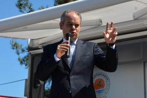 Bakan'dan basına 'devrim' sitemi