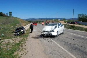 Kastamonu'da 2 otomobil &ccedil;arpıştı: 2 yaralı
